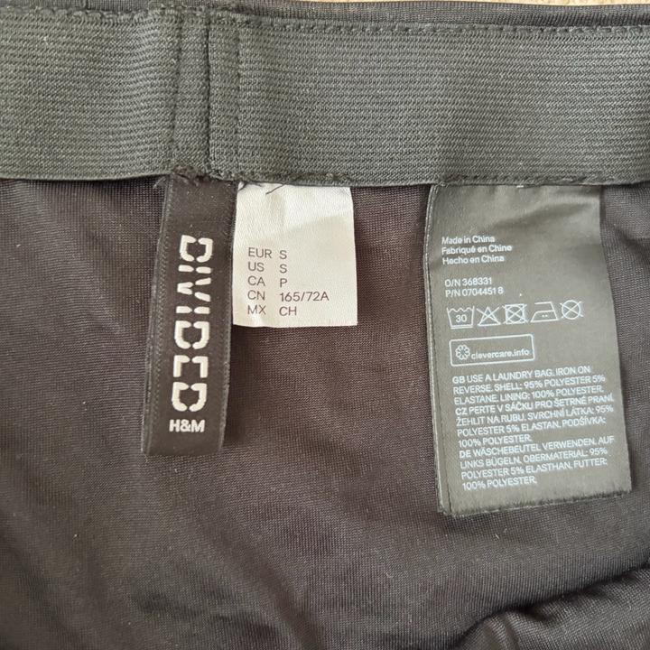 Юбка в пайетках фирмы H&M