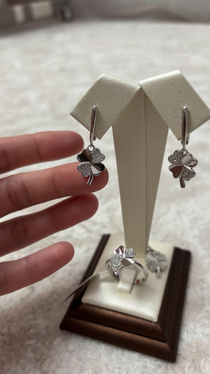 Серебряный набор «Клевер» — элегантный комплект украшений, Серебро 925 проба