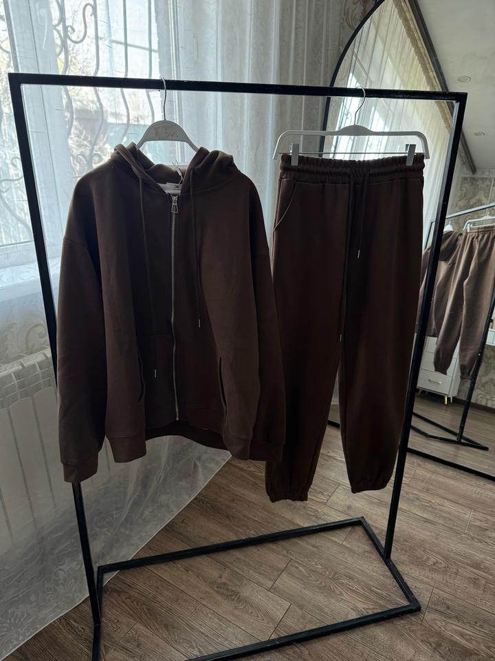 Спорт костюмы