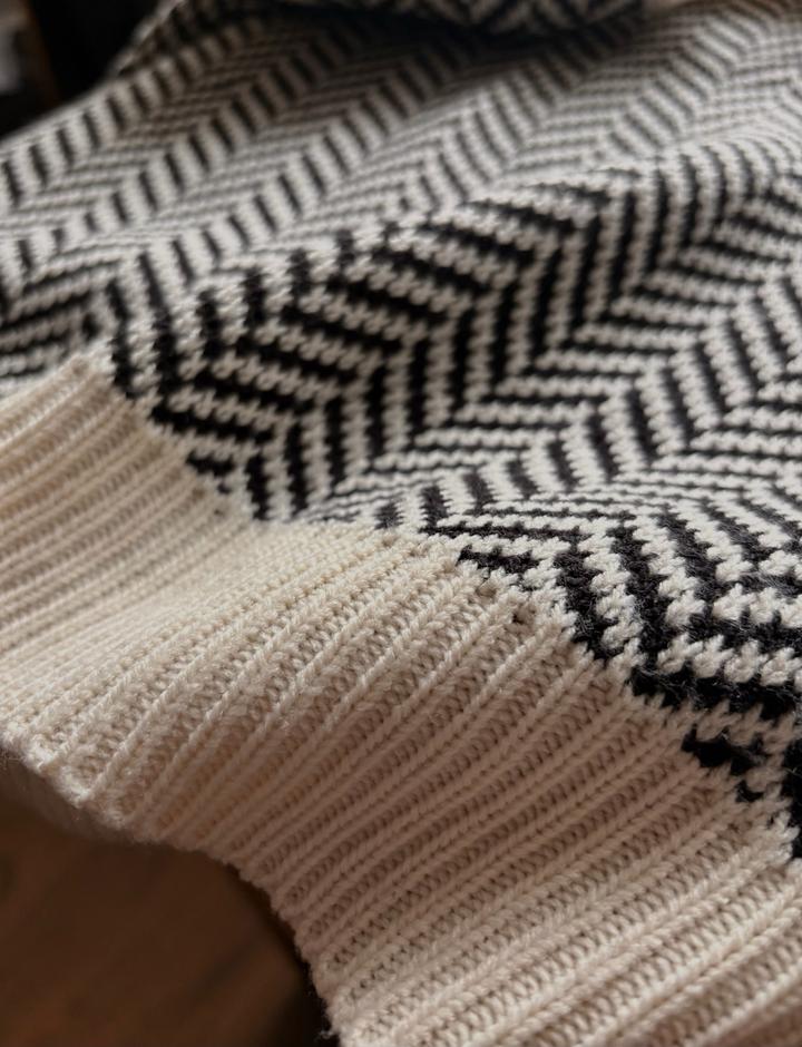 Вязанный жилет