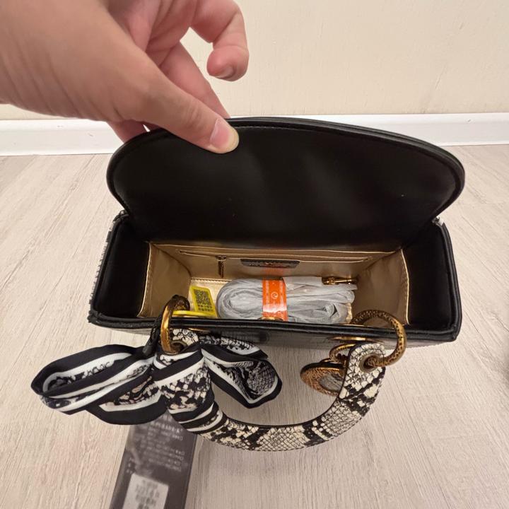 Элегантная сумка в стиле Dior от бренда H. Purade.K сделано из натуральной кожи