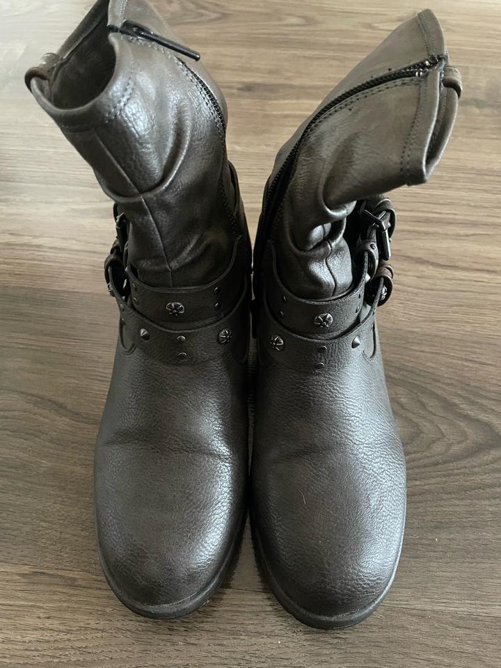 Ботинки кожаные.