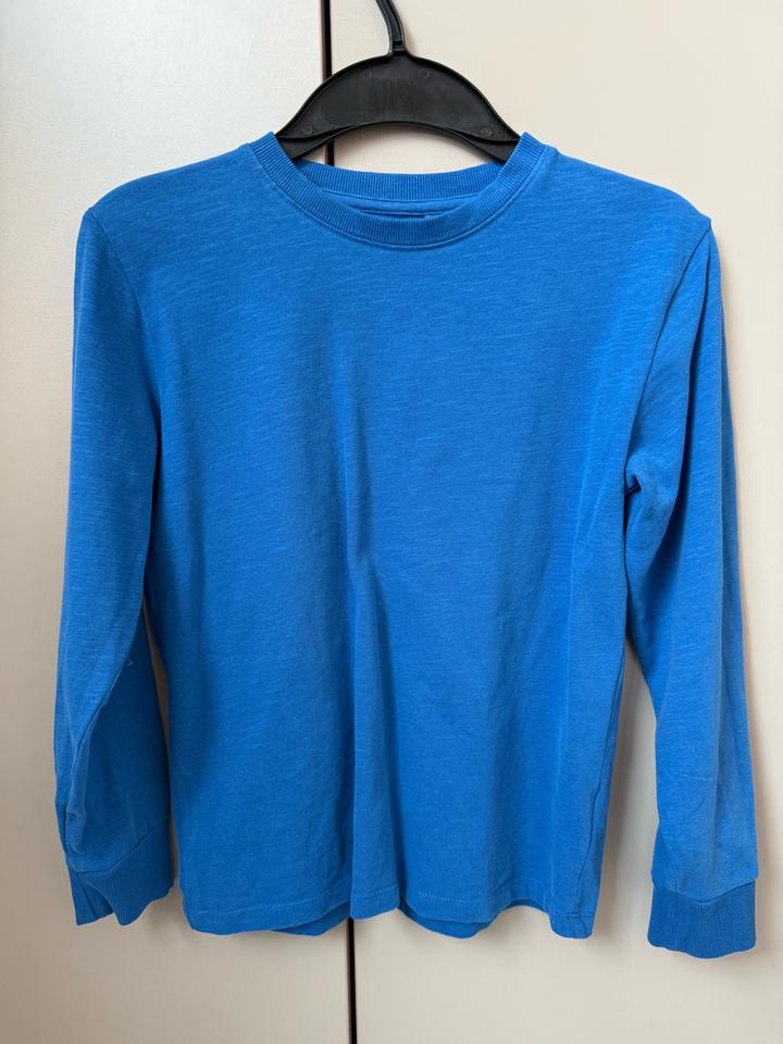 ТРИ свитшота 140 см