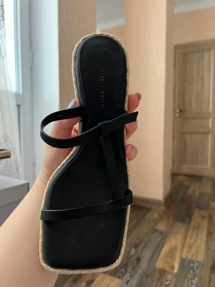 Босножки charles&keith