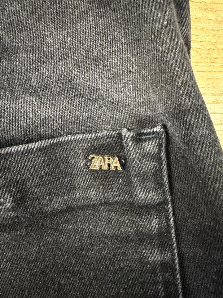 Черные укороченные джинсы Zara