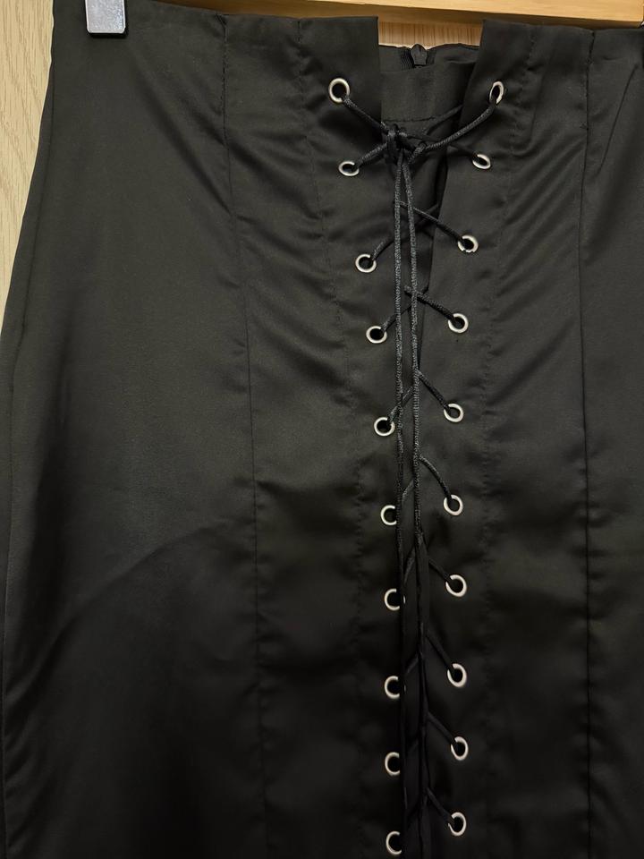 Юбка из атласа