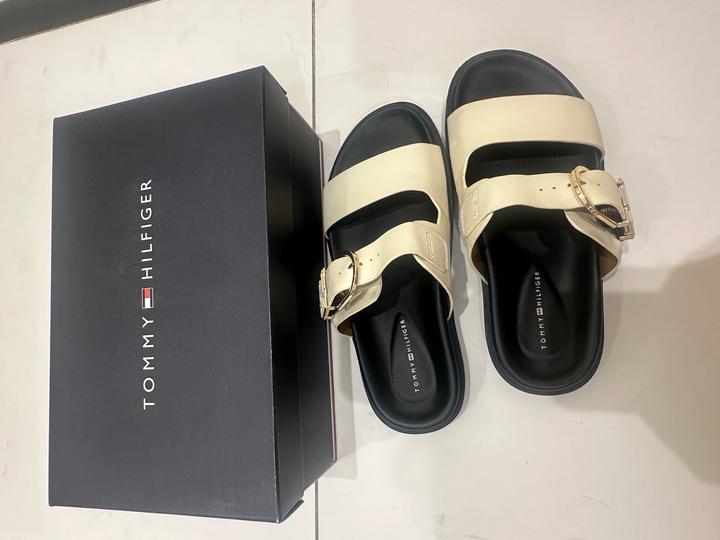 Шлепанцы-слайды Tommy Hilfiger