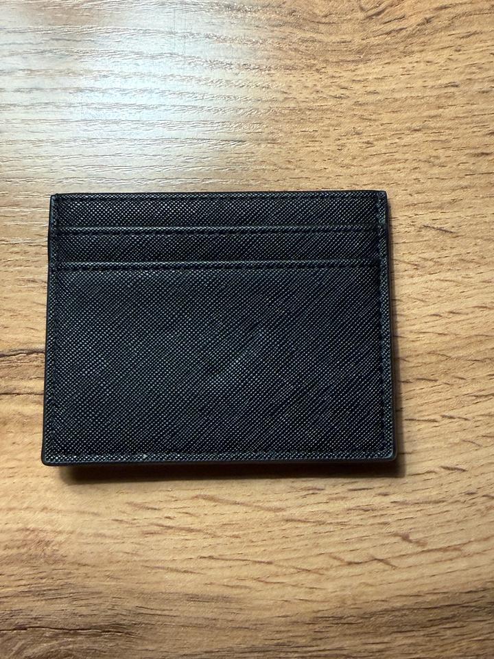 Кошечек от PRADA