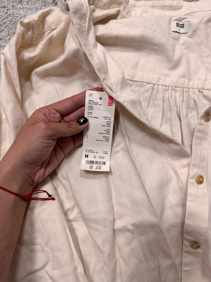 Две новые рубашки UNIQLO