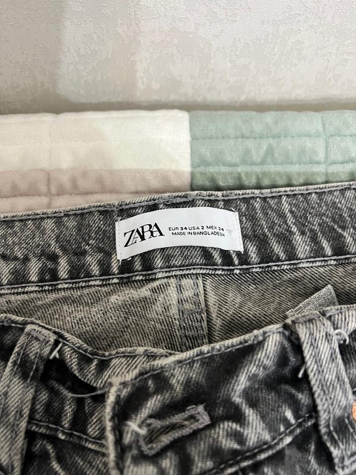 Джинсы Zara