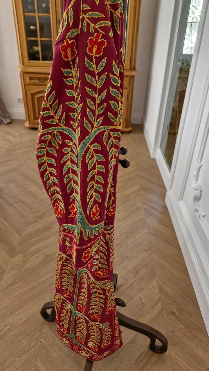 Чапан. Вышивка сюзане.