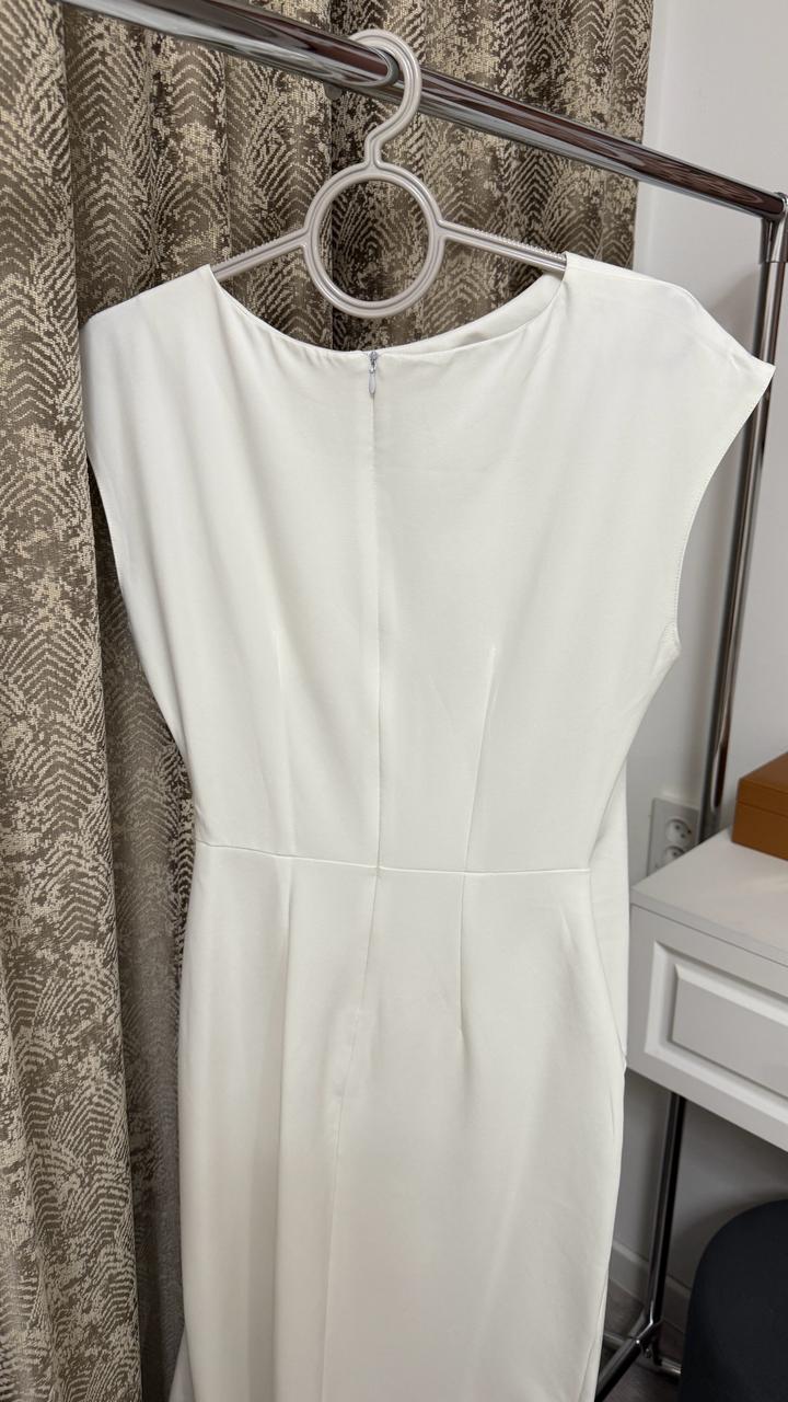 Белое платье