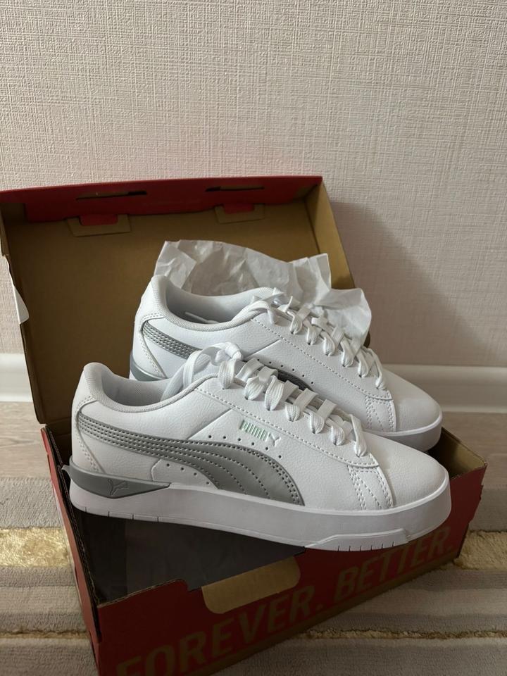 Белые кеды Puma