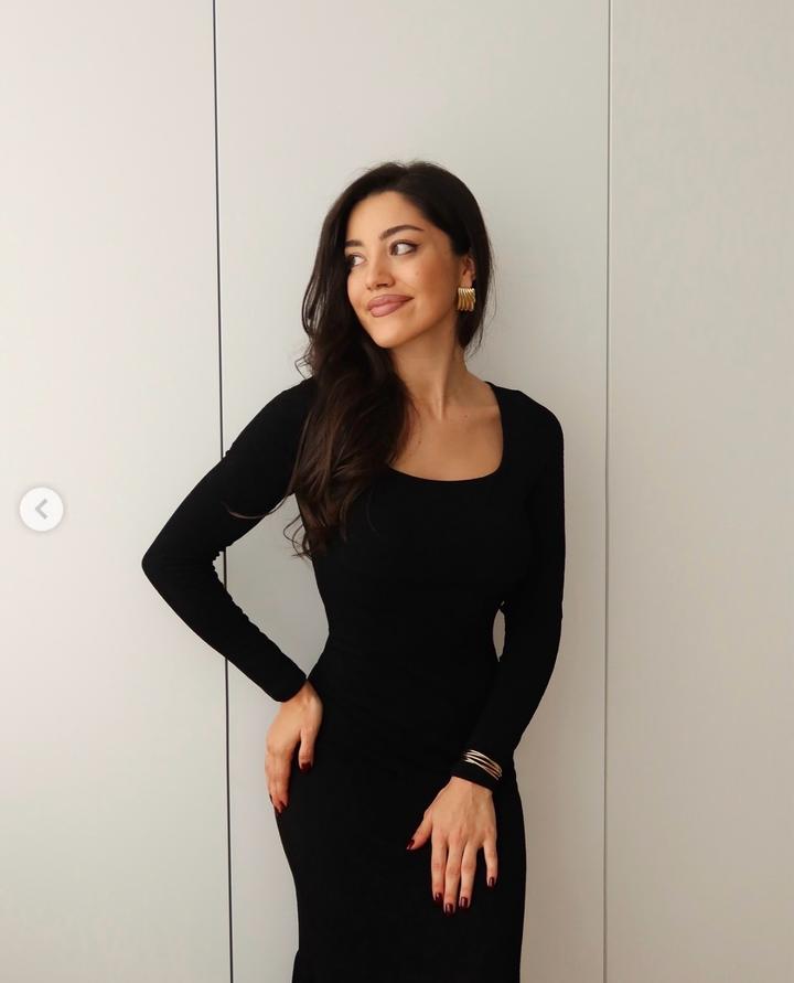 Базовое черное платье Chia