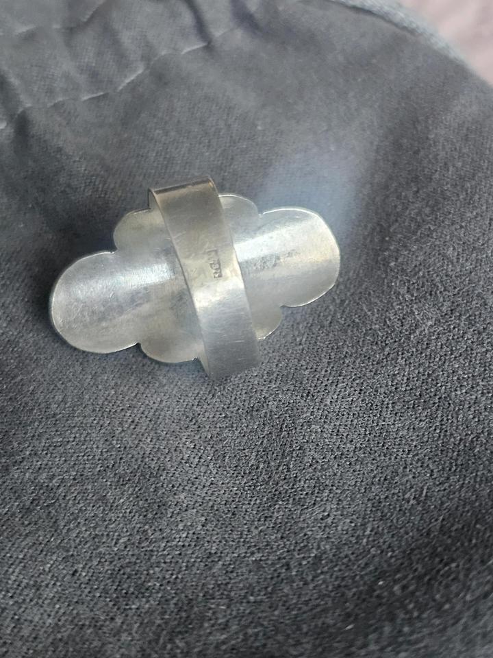 Серебряное кольцо