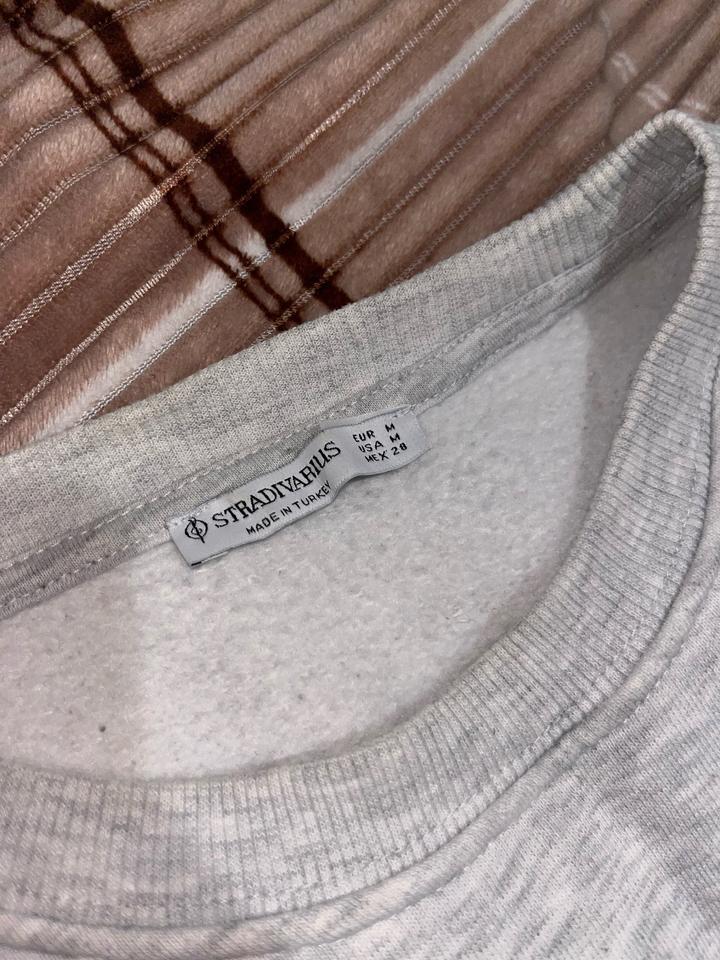 свитшот Stradivarius