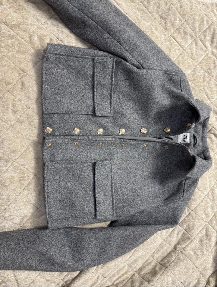 Продам теплое полупальто Zara