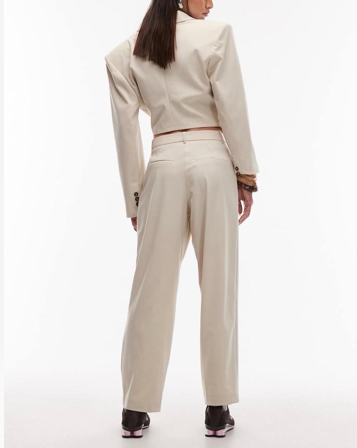 Костюм стильный женский новый