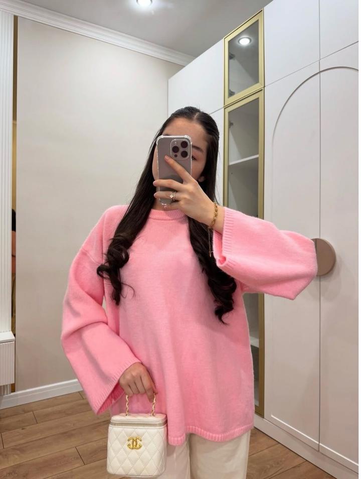 Свитер розовый