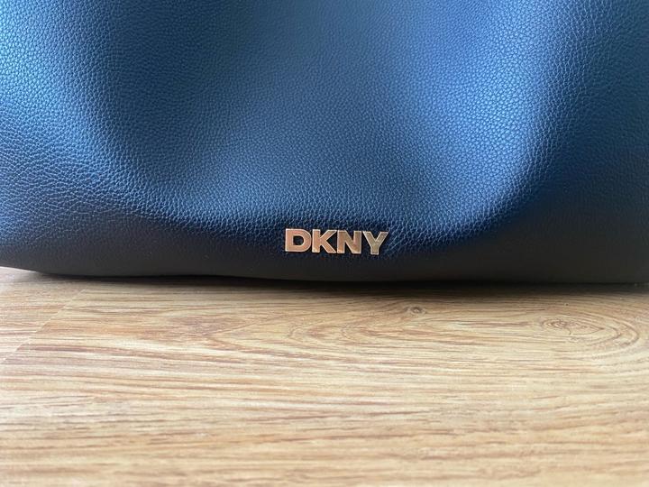 Сумка от DKNY