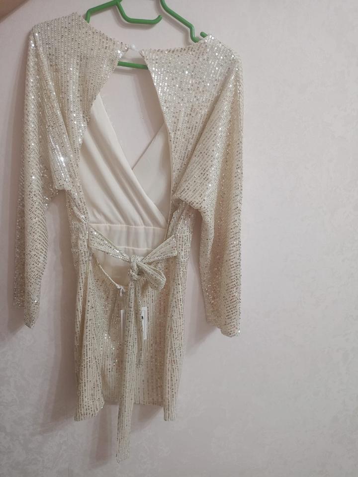 Платье с пайетками