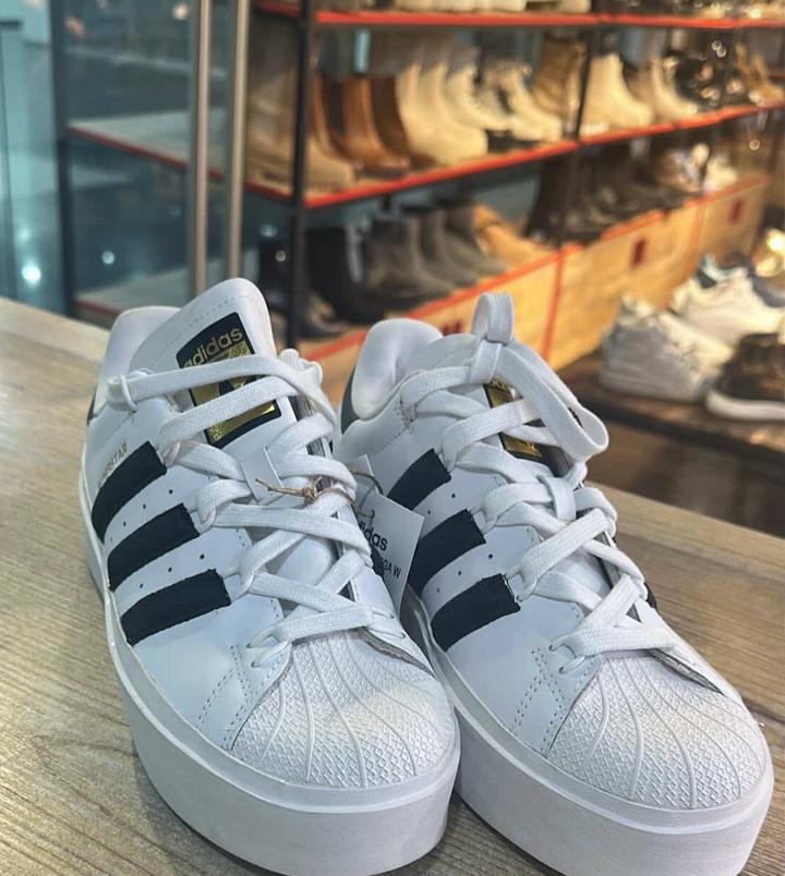 Adidas Superstar