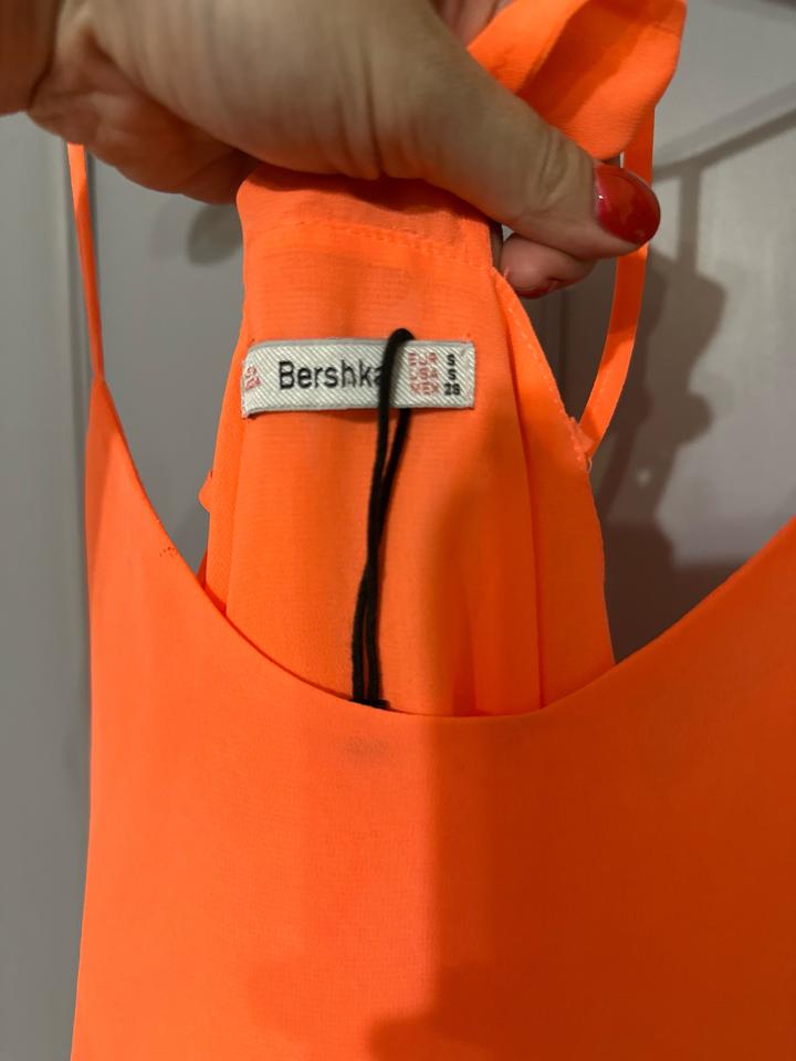 Топ Bershka неоново-кораллового цвета