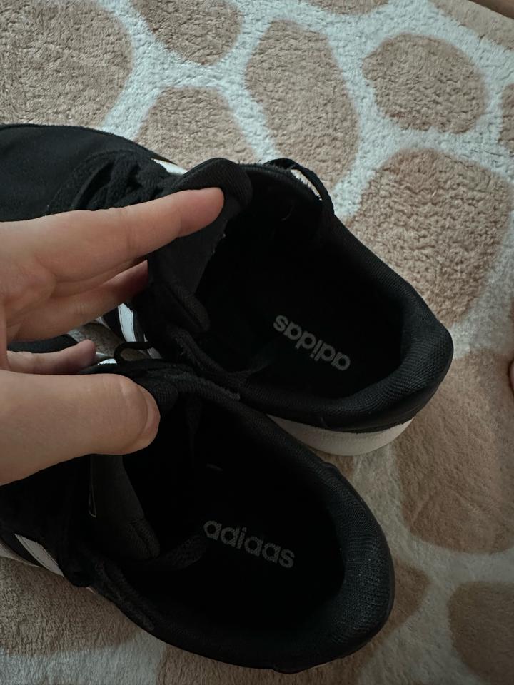 Кроссовки Adidas