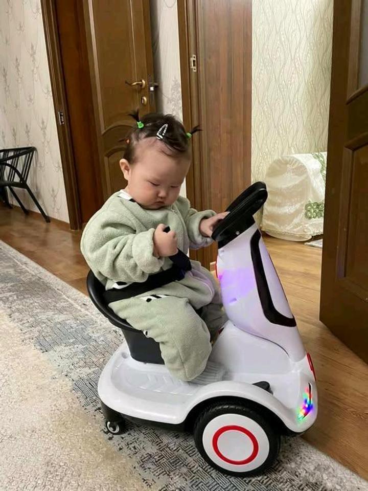 Машина с пультом управления