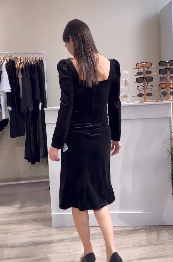 Черное платье бархат с камнями