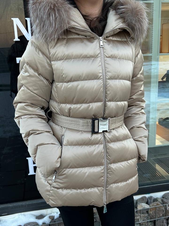 Пуховик Moncler