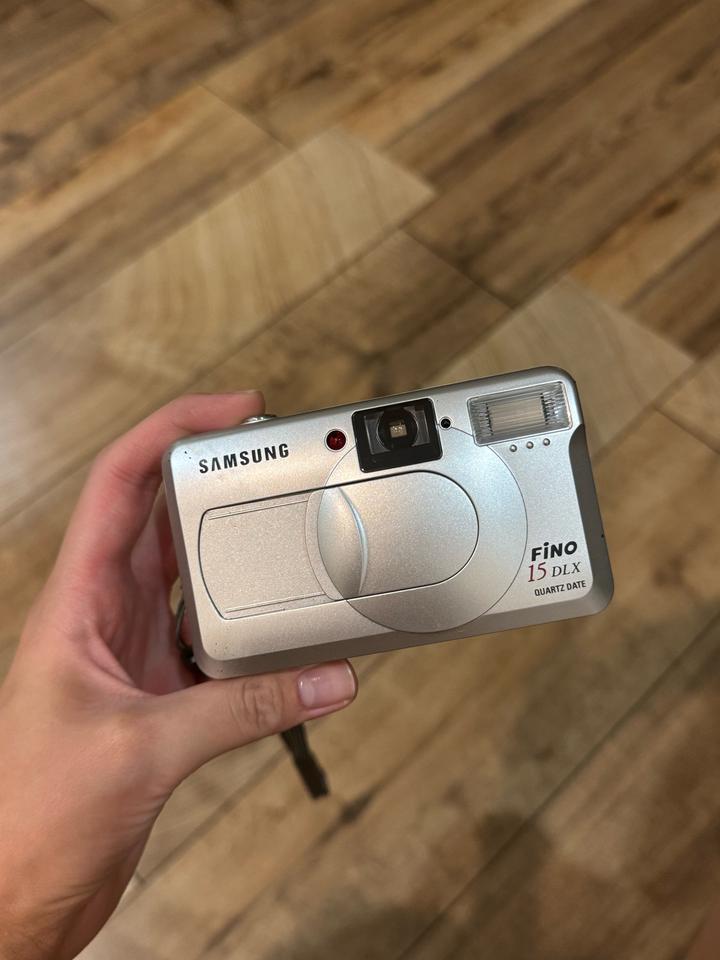 Samsung Fino 15DLX Quartz Date плёночный фотоаппарат