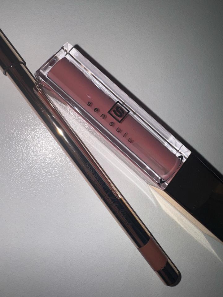 Блеск и карандаш для губ Sen Sulu