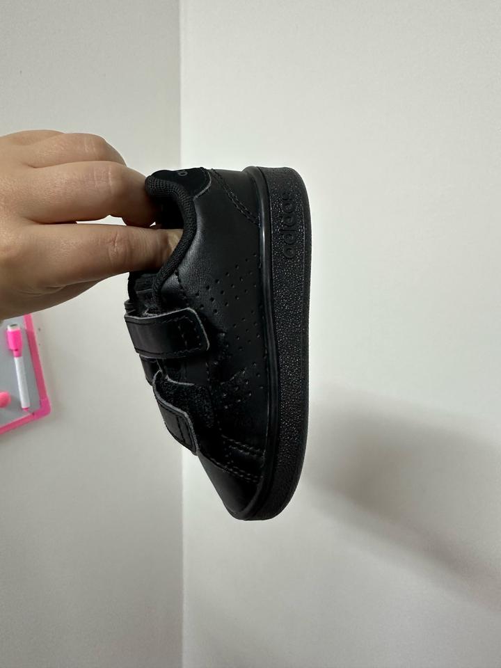 Кроссовки Adidas