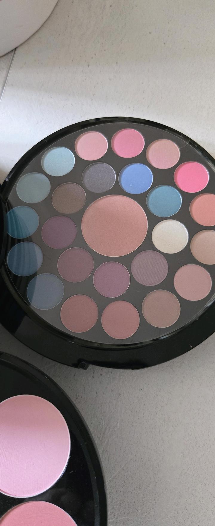 Косметика DOUGLAS Dream pallet