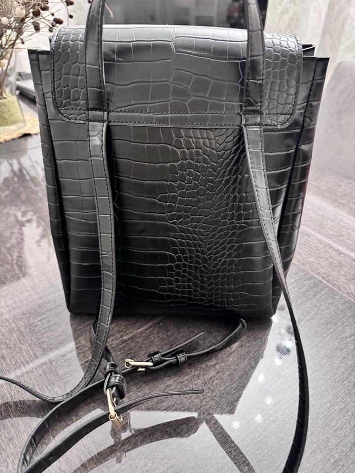 Сумка-рюкзак Carvela