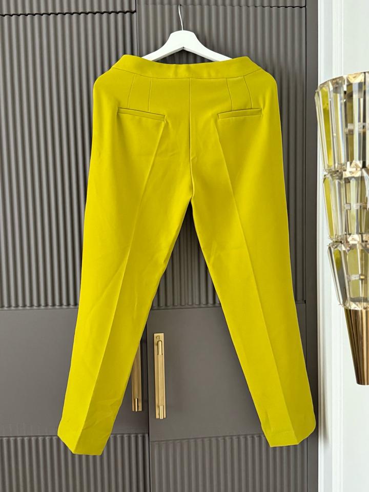 Двойка свитер с брюками