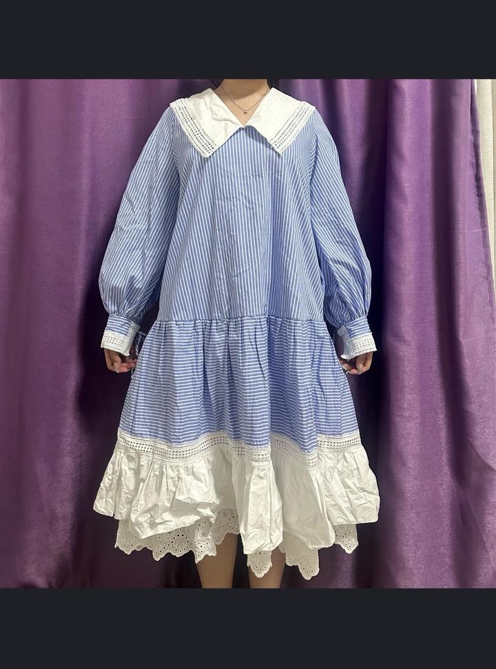 Голубое платье