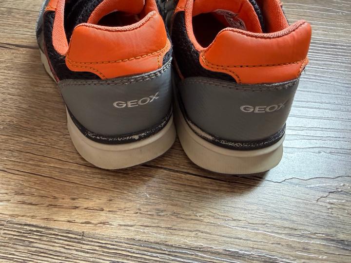 Кроссовки geox, 25р