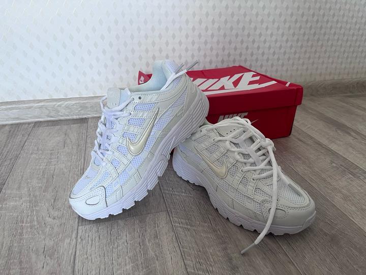 кроссовки Nike