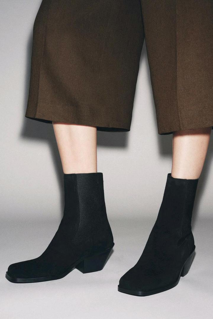 Ботильоны ZARA новые замшевые