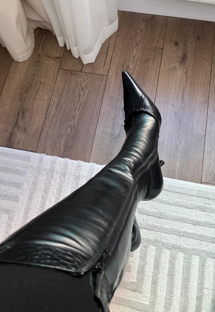 Сапоги на шпильке