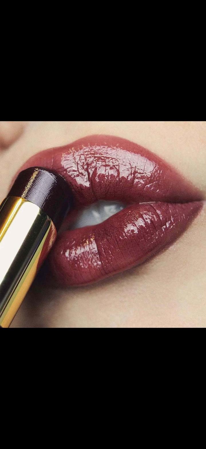 Black Honey Clinique блеск для губ