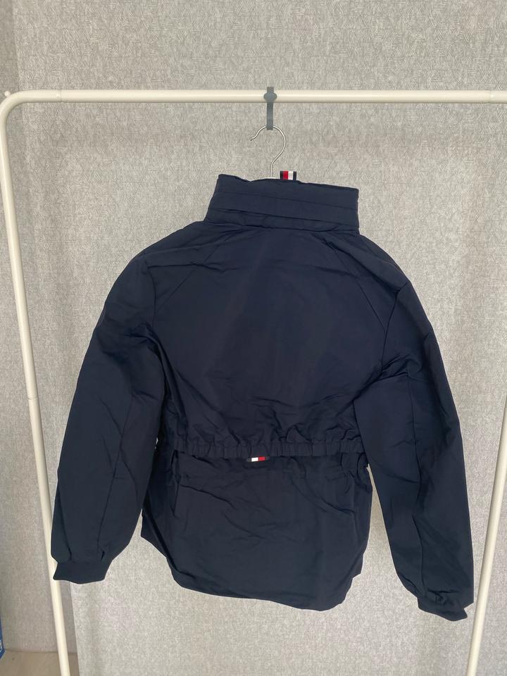 Ветровка Tommy Hilfiger, новая с этикеткой. Размер М.