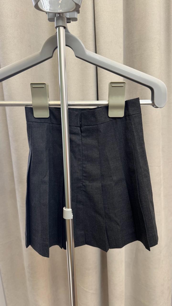 Новая школьная юбка.