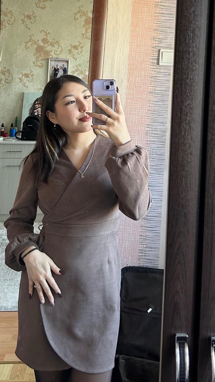 Коричневое платье