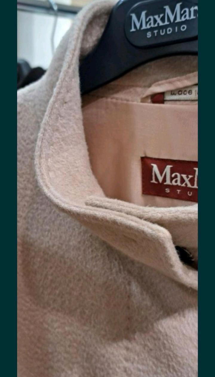 Пальто бренда " MaxMara"