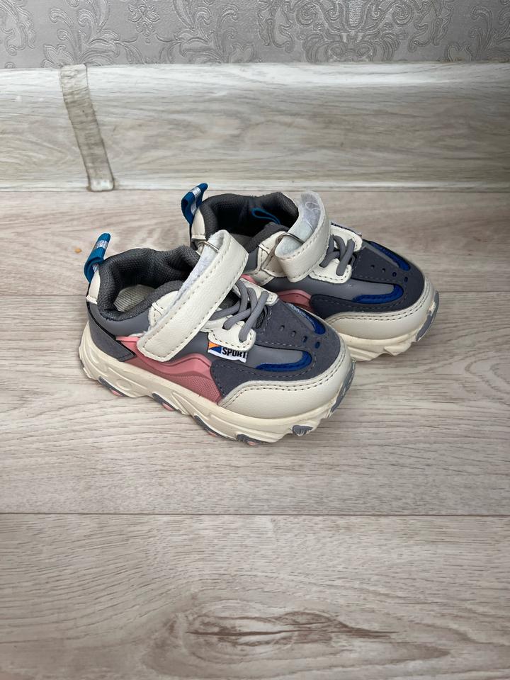 Детские кроссовки для девочек