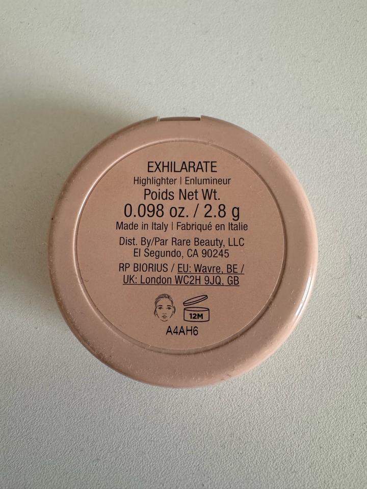 Rare Beauty хайлайтер