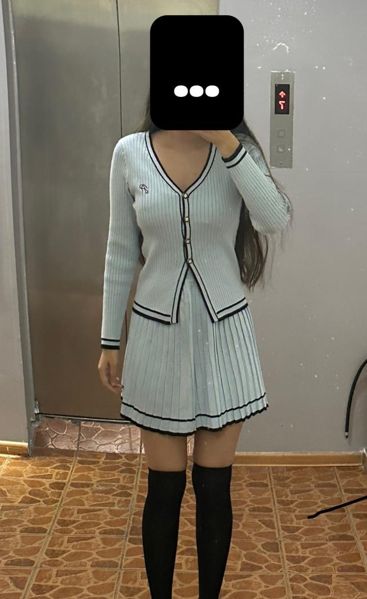 Голубая двойка с юбкой